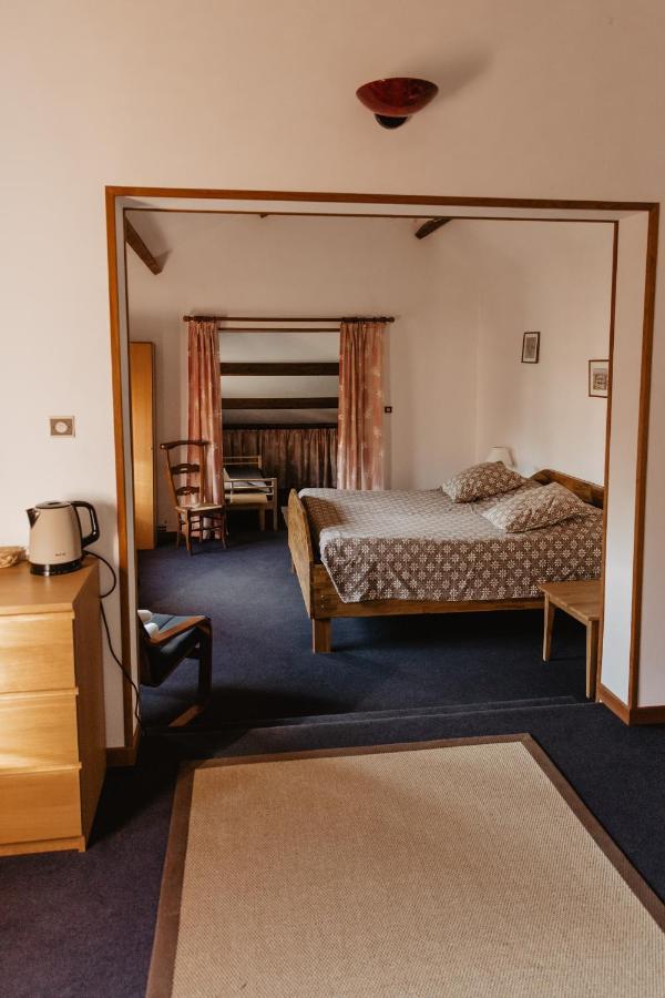 Hotel Les Charmilles De Mormal Landrecies Ngoại thất bức ảnh